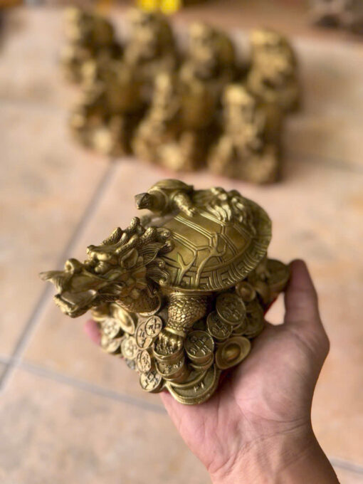 Tượng đồng Long quy cõng rùa