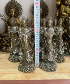 Tượng đồng quan âm tống tử đứng