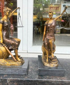 Tượng đồng nử thần công lý ngồi