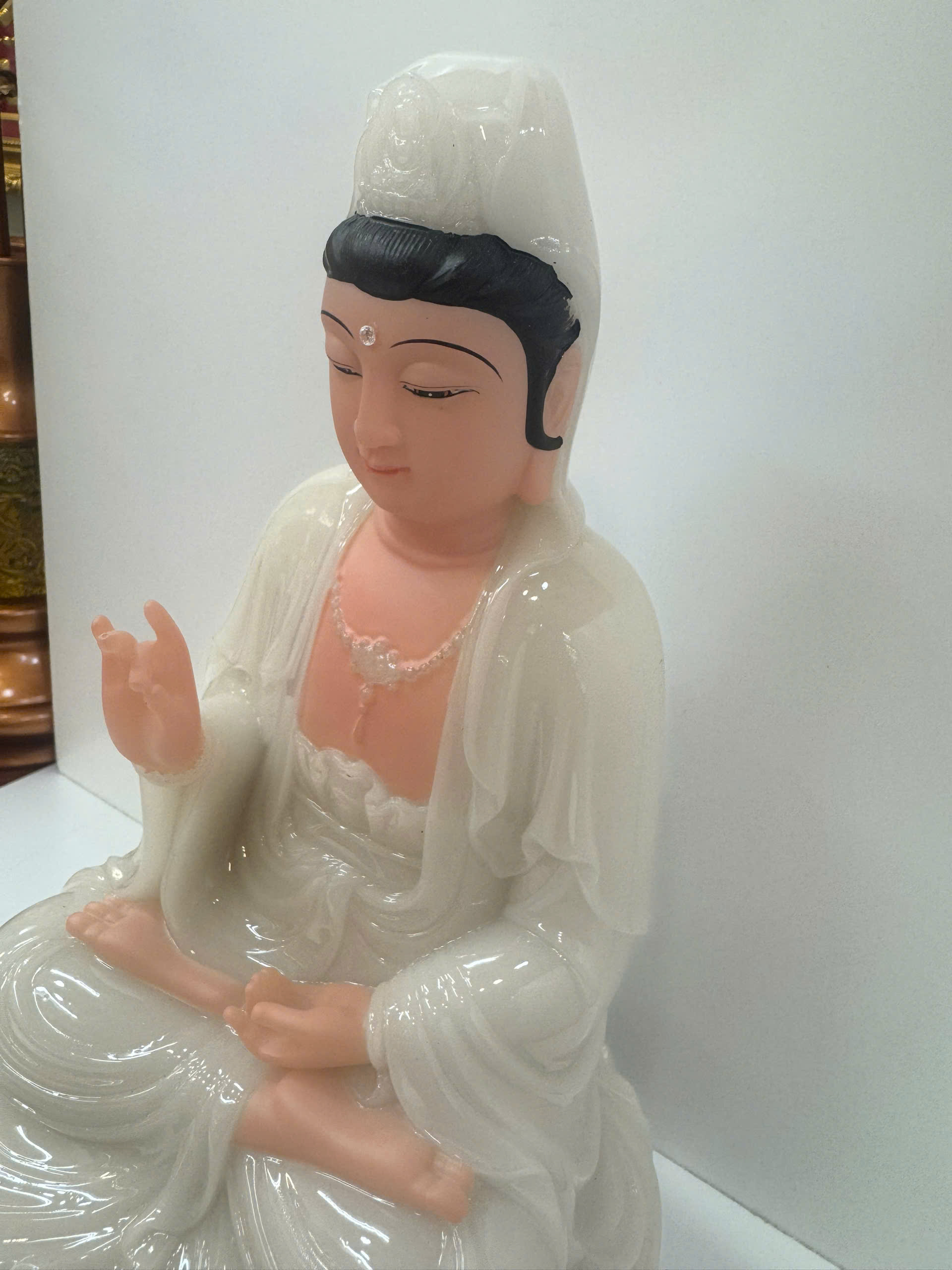 Tượng Quan Âm Bồ Tát Trắng Ngọc Ngồi Tòa Sen Bột Đá 3 tấc (30cm) - Ảnh 6