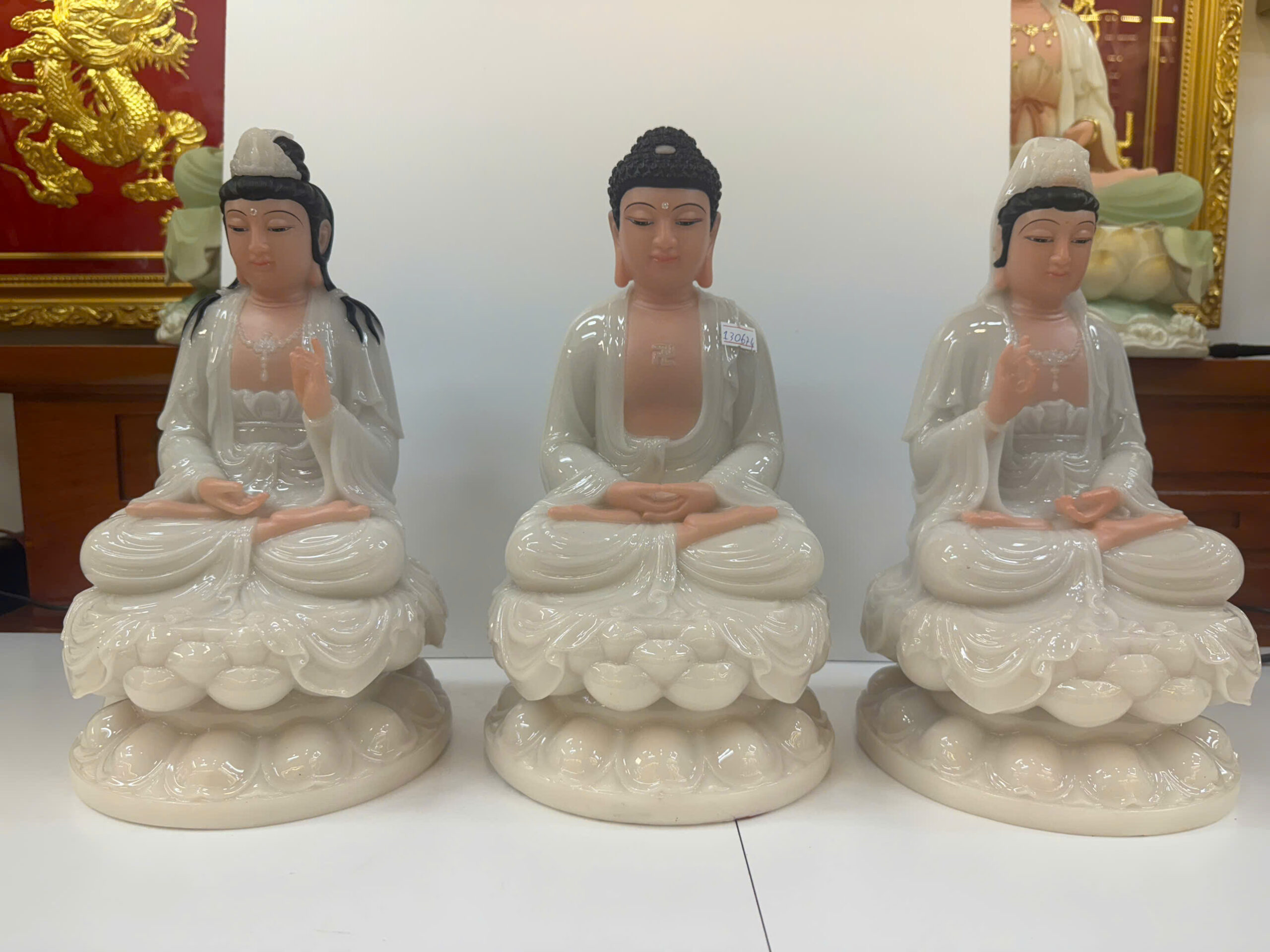 Tượng Tây Phương Tam Thánh Trắng Ngọc Ngồi Tòa Sen Bột Đá 12 inch (30cm)