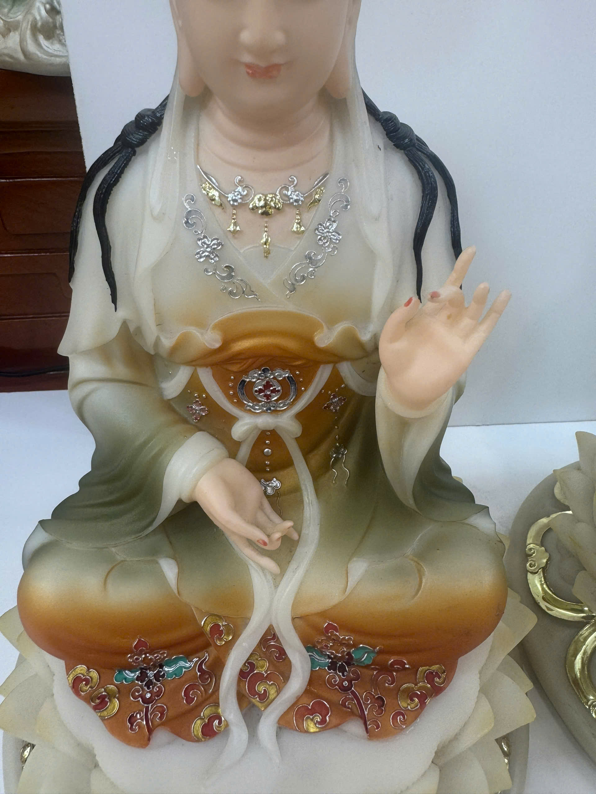 Tượng Tây Phương Tam Thánh Áo Vàng Phối Xanh Ngồi Tòa Sen Trắng Bột Đá 12inch (30cm) - Ảnh 8