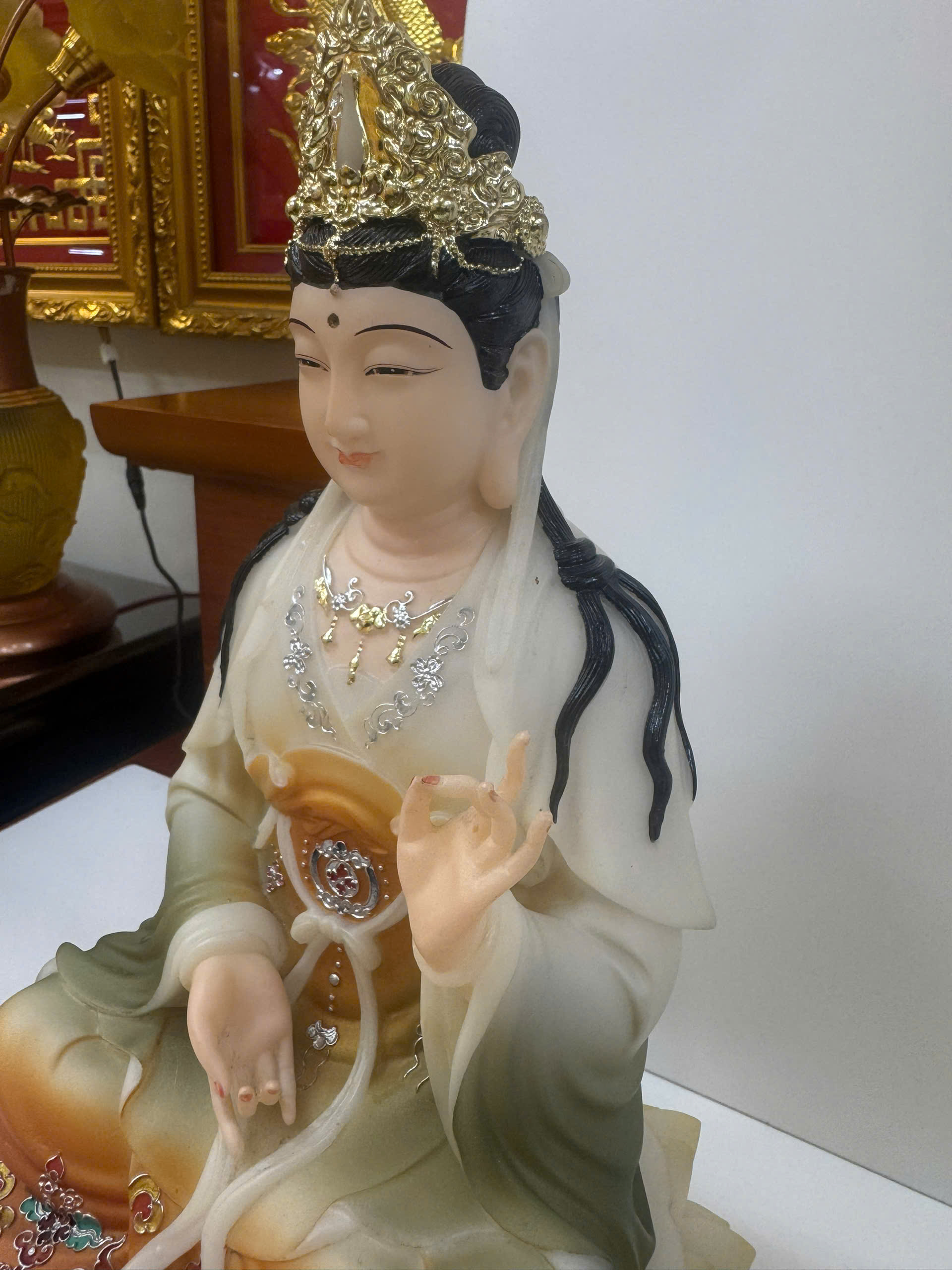Tượng Tây Phương Tam Thánh Áo Vàng Phối Xanh Ngồi Tòa Sen Trắng Bột Đá 12inch (30cm) - Ảnh 7