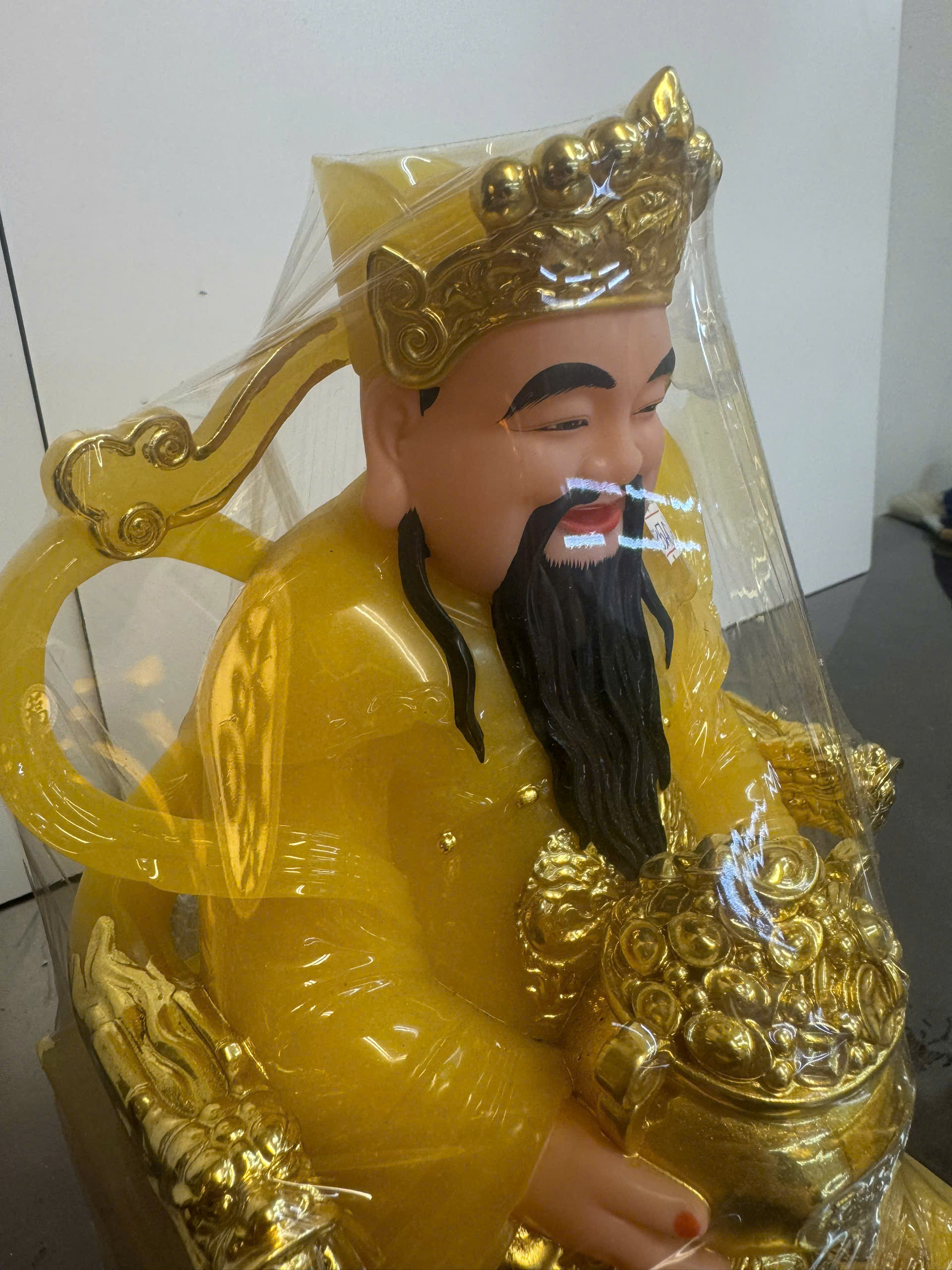Thần Tài Vàng Hoàng Ngọc Ôm Chậu Tụ Bảo Ngồi Ngai Rồng Bột Đá 10in (25cm) - Ảnh 5