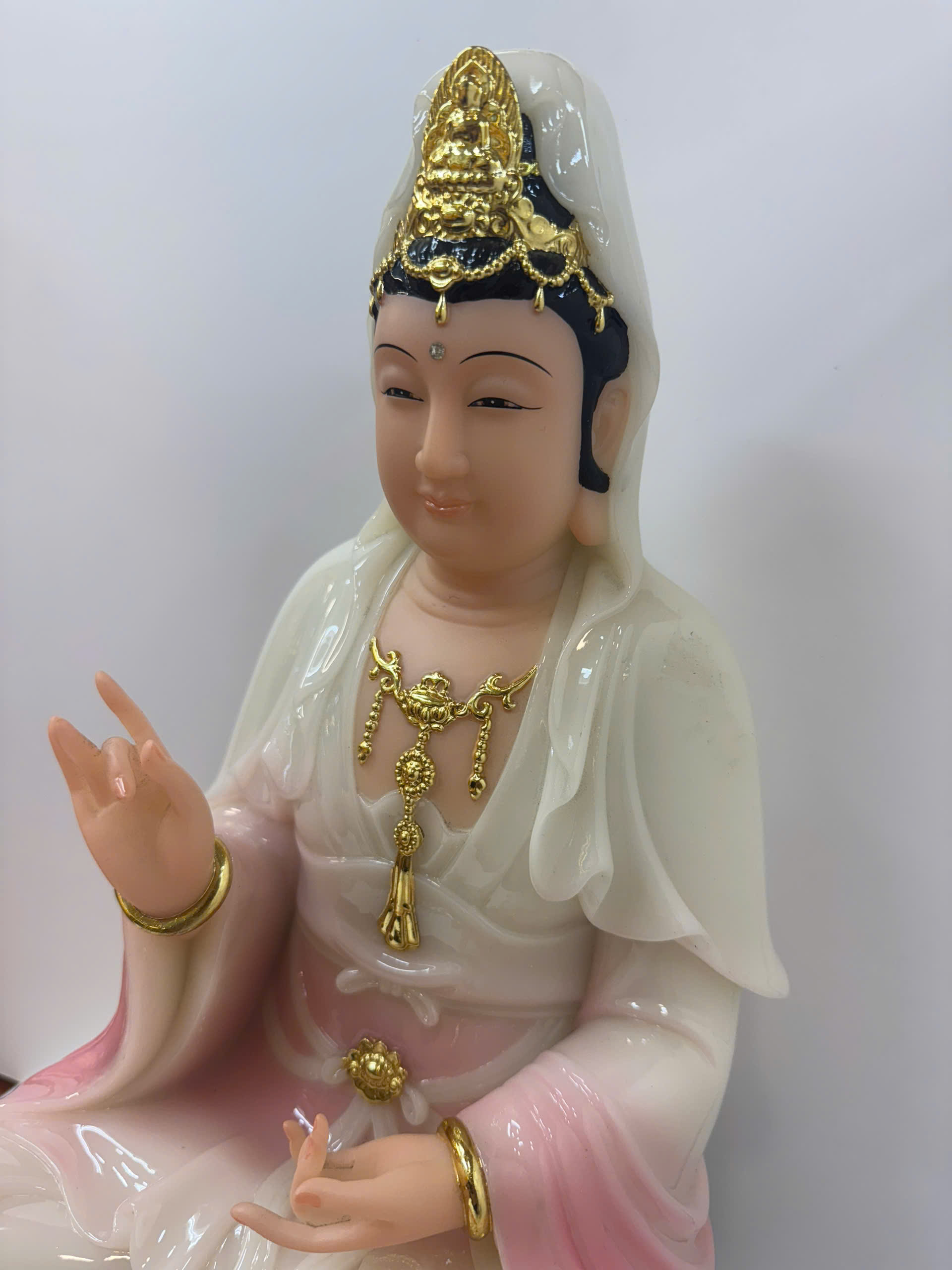 Tượng Quan Âm Bồ Tát Áo Trắng Hồng Ngồi Đài Sen Sóng Nước Bột Đá 4 tấc (40cm) - Ảnh 5