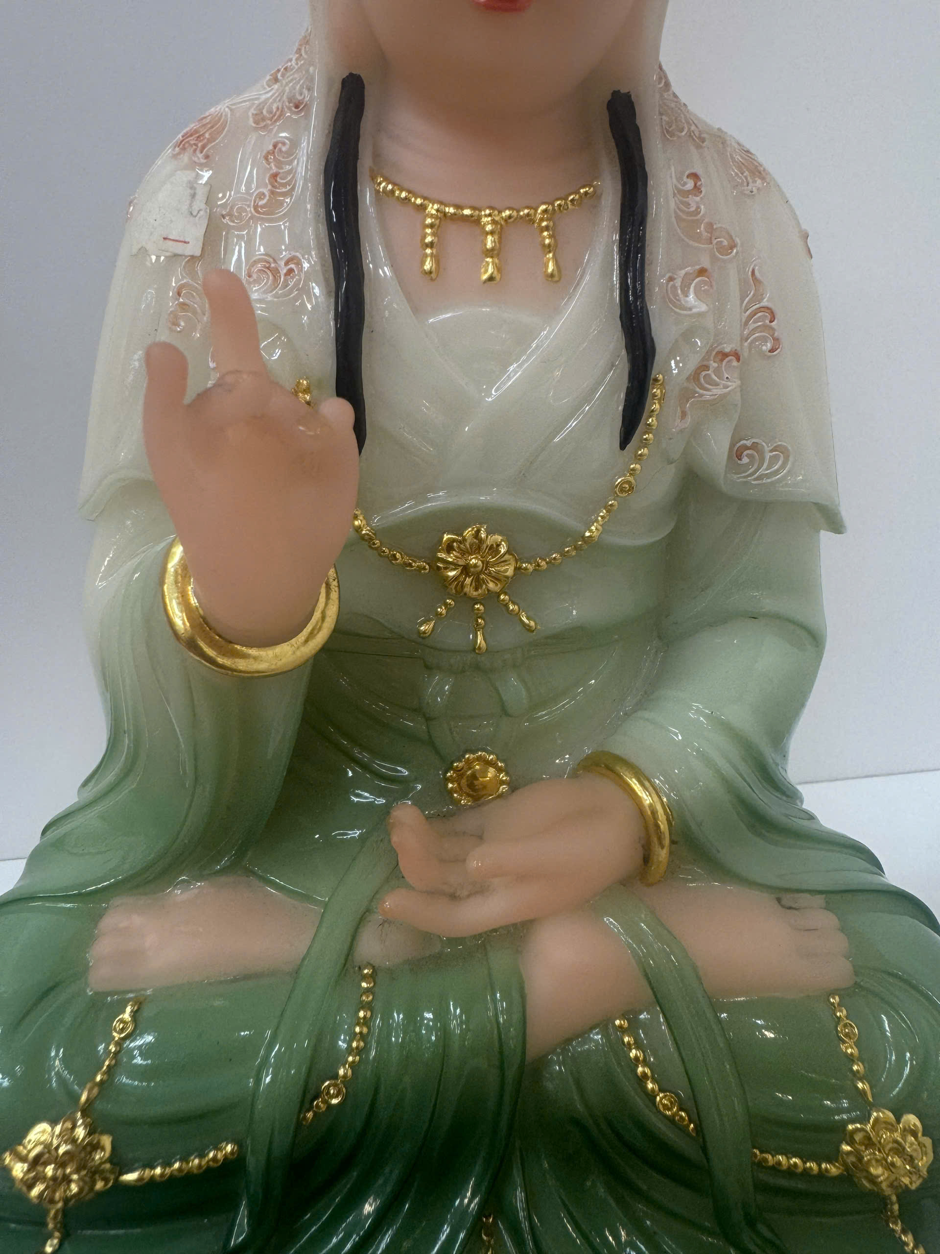 Tượng Quan Âm Bồ Tát Áo Xanh Lá Dát Vàng Ngồi Tòa Sen Bột Đá 3 tấc (30cm) - Ảnh 7