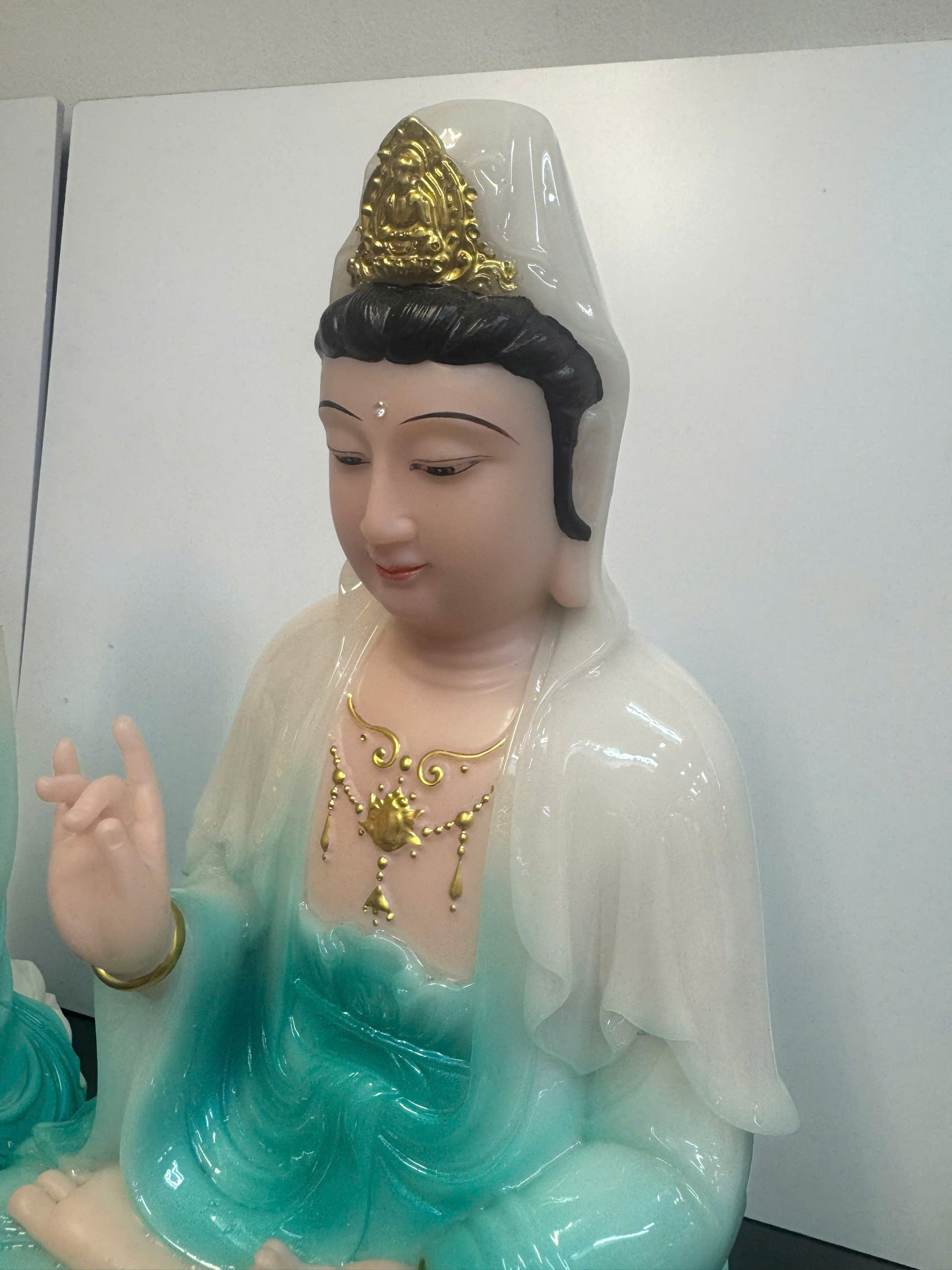 Tây Phương Tam Thánh Áo Trắng Phối Xanh Ngọc Lam Ngồi Tòa Sen Bột Đá - Ảnh 5