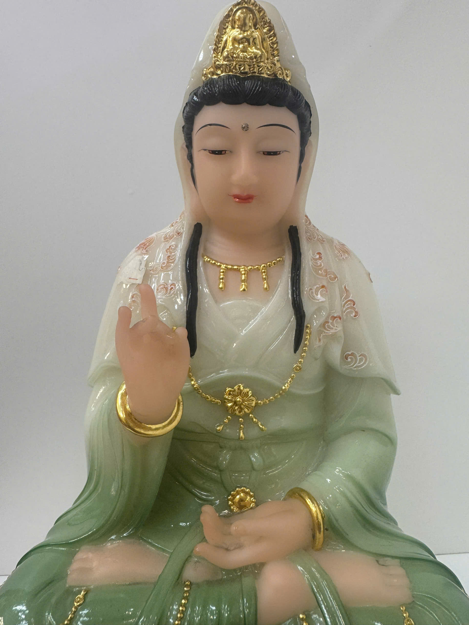 Tượng Quan Âm Bồ Tát Áo Xanh Lá Dát Vàng Ngồi Tòa Sen Bột Đá 3 tấc (30cm) - Ảnh 4