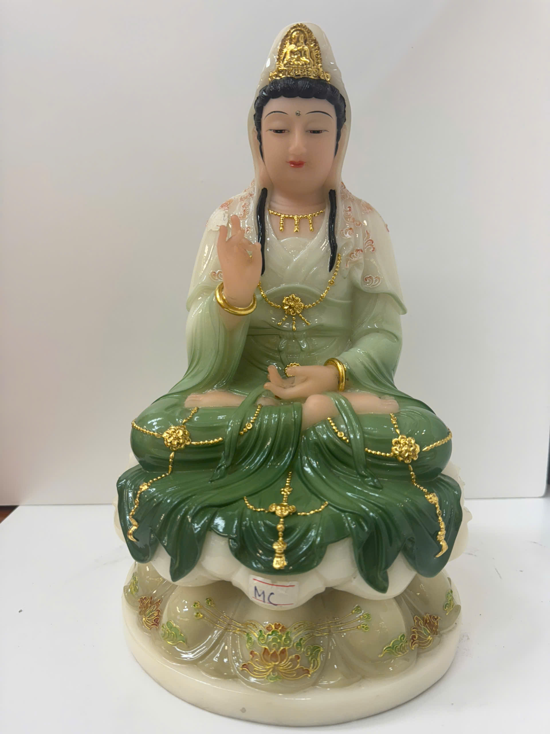 Tượng Quan Âm Bồ Tát Áo Xanh Lá Dát Vàng Ngồi Tòa Sen Bột Đá 3 tấc (30cm) - Ảnh 3