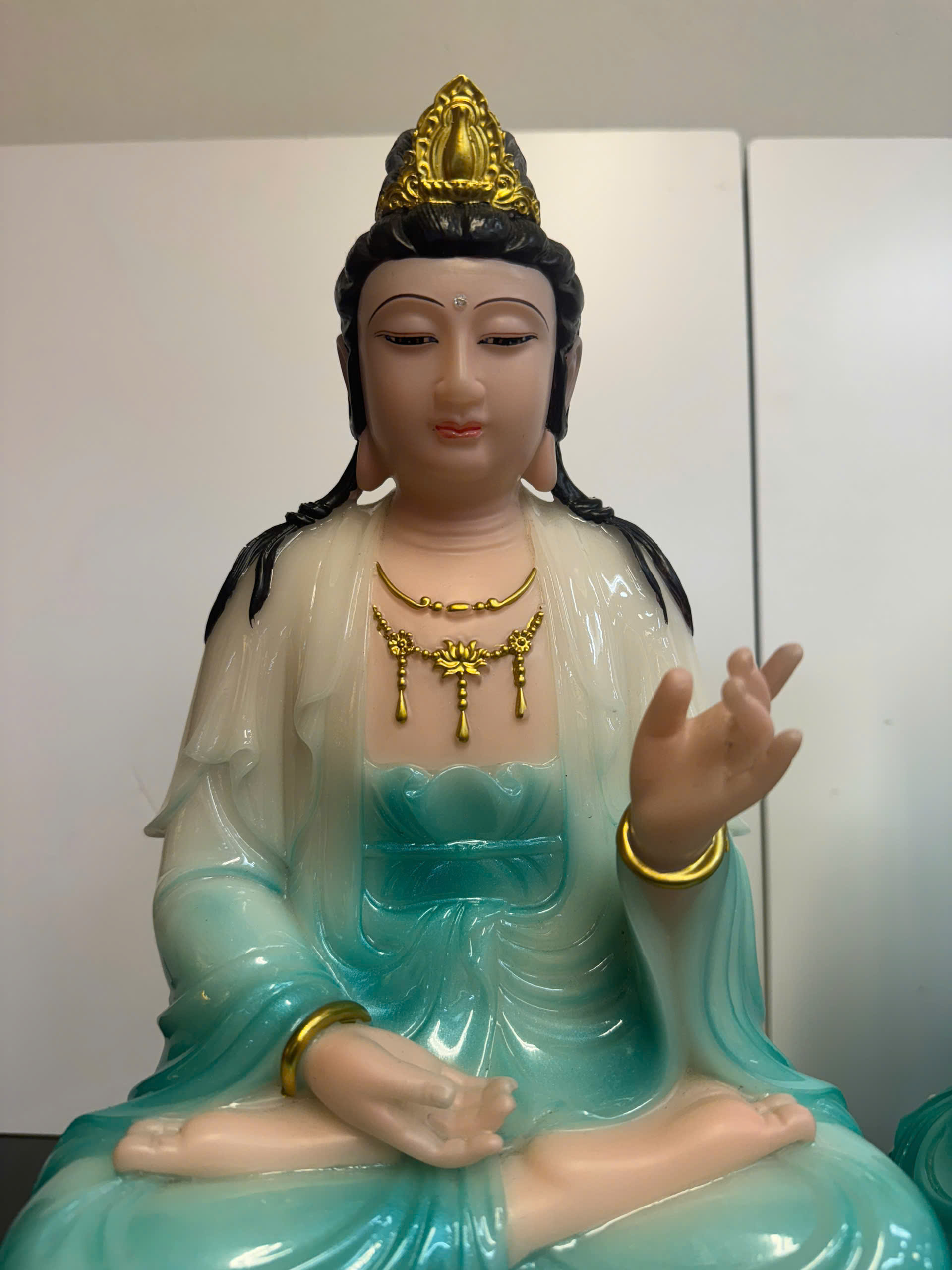 Tây Phương Tam Thánh Áo Trắng Phối Xanh Ngọc Lam Ngồi Tòa Sen Bột Đá - Ảnh 9