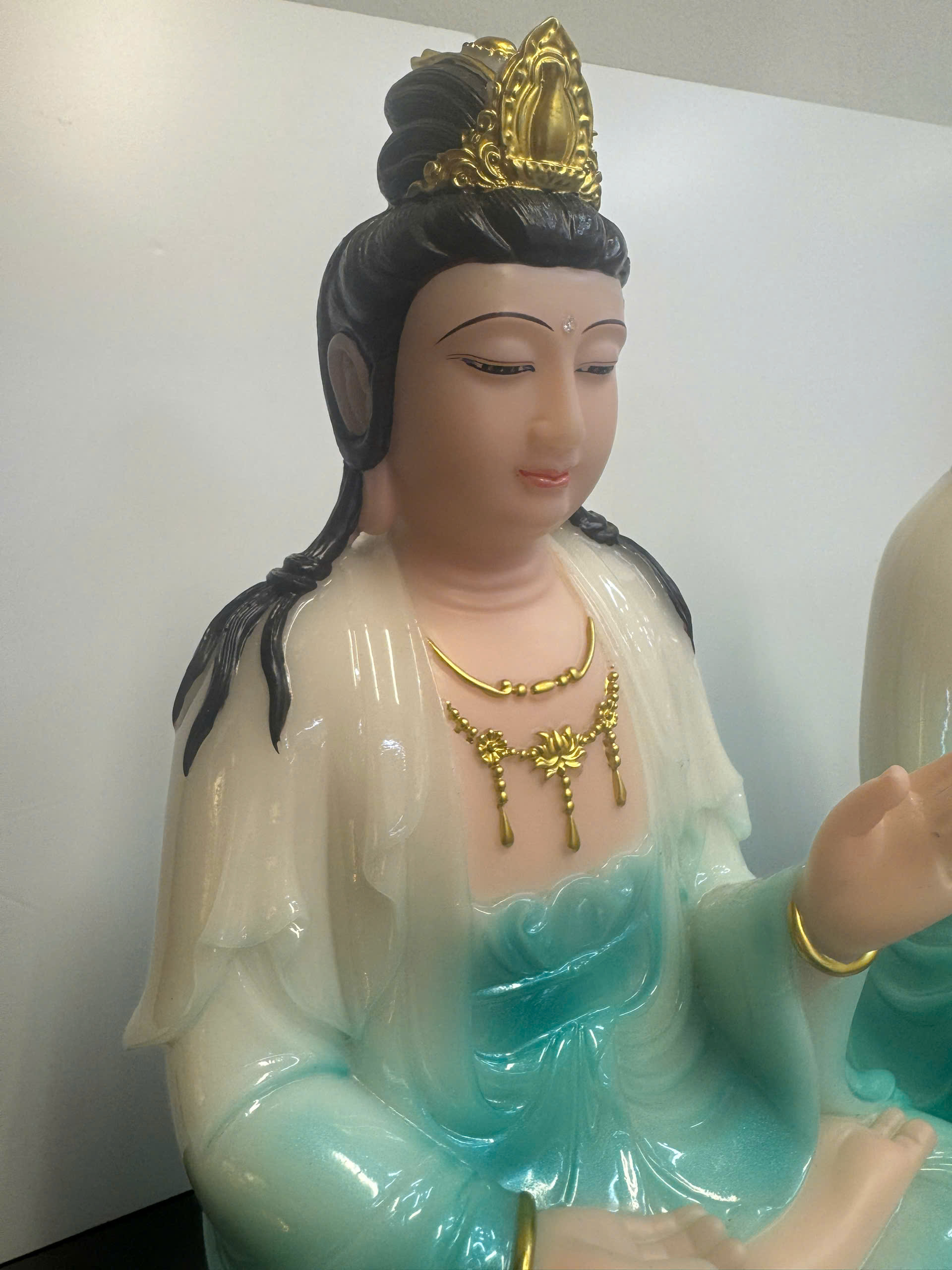 Tây Phương Tam Thánh Áo Trắng Phối Xanh Ngọc Lam Ngồi Tòa Sen Bột Đá - Ảnh 10