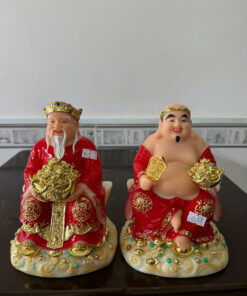 Tượng Thần Tài Ông Địa Áo Đỏ Ôm Chậu Tụ Bảo Ngồi Mây Bột Đá 10in (25cm)