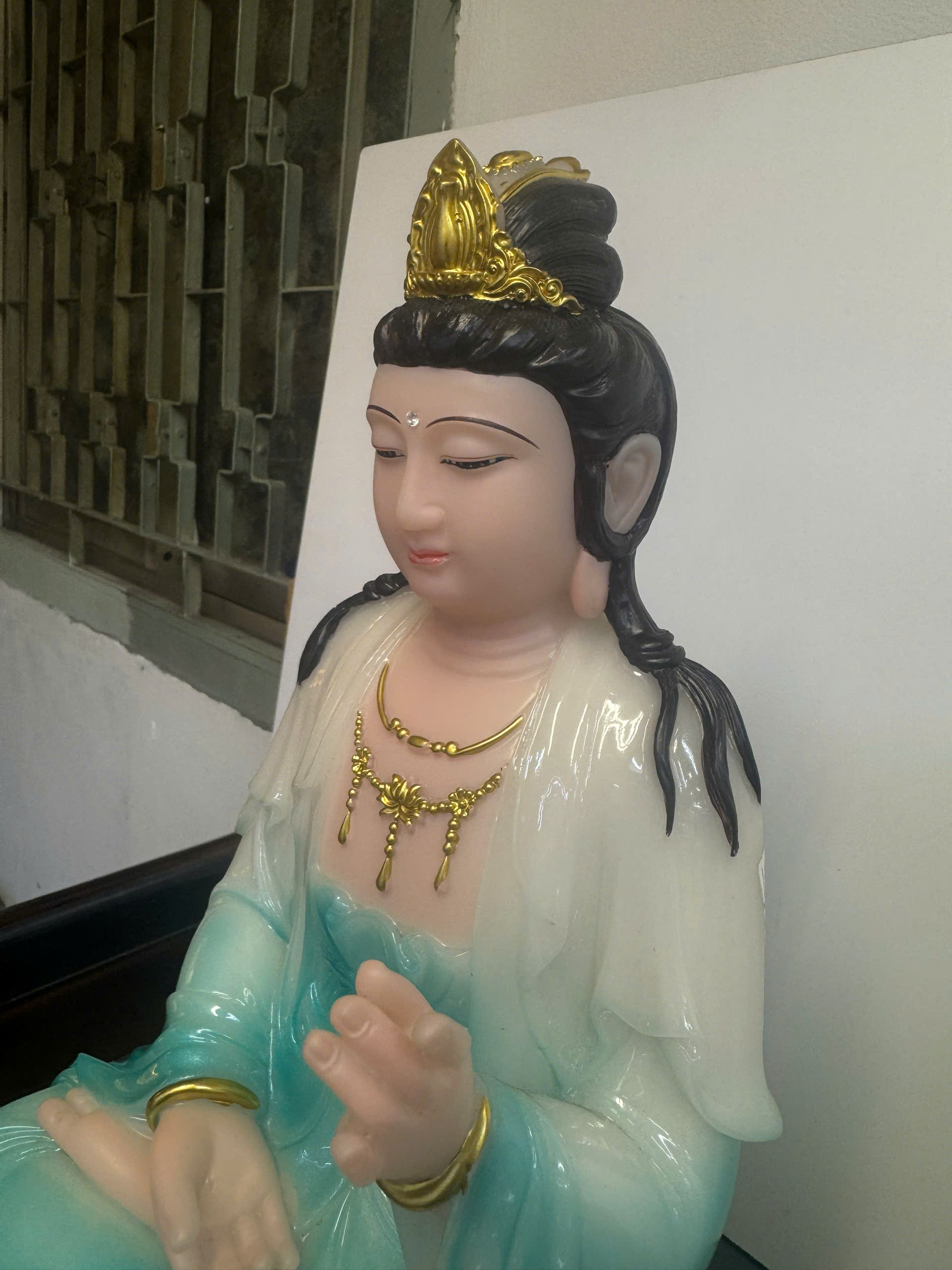 Tây Phương Tam Thánh Áo Trắng Phối Xanh Ngọc Lam Ngồi Tòa Sen Bột Đá - Ảnh 11