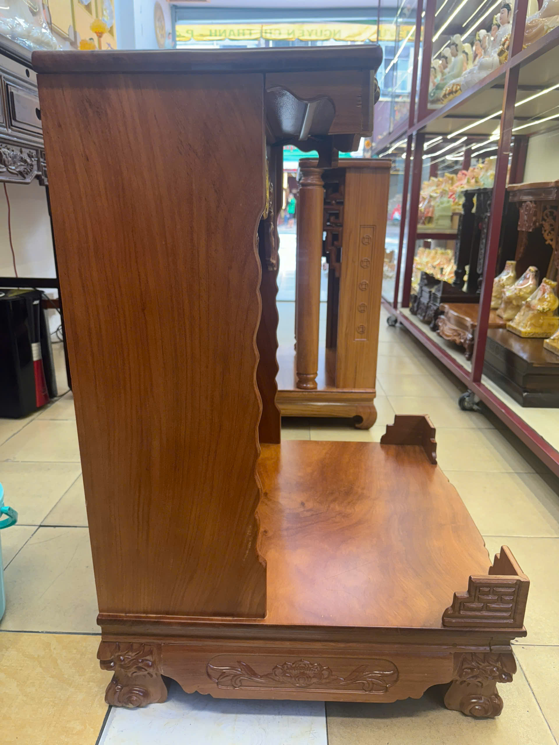 Trang Thần Tài Gỗ Đỏ Chạm Chữ Lộc Chân Quỳ Có Ngăn Kéo - Ảnh 4