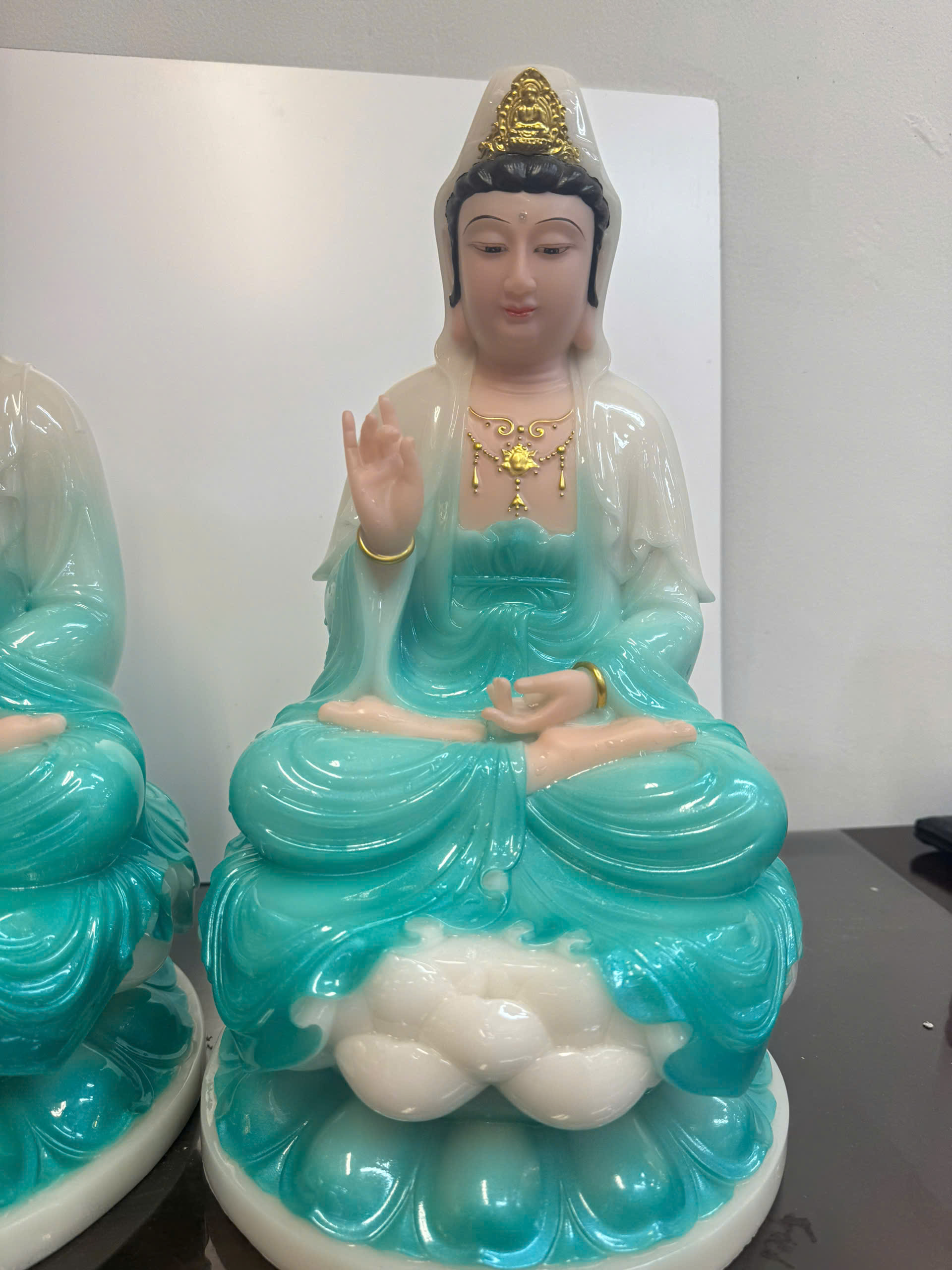 Tây Phương Tam Thánh Áo Trắng Phối Xanh Ngọc Lam Ngồi Tòa Sen Bột Đá - Ảnh 14