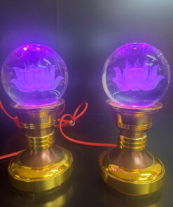 Alternative view of Cặp Đèn Thờ Quả Cầu Pha Lê Khắc Hoa Sen 3D Chân Mạ Vàng – Cao 13 cm