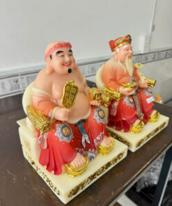 Alternative view of Tượng Thần Tài Ông Địa Áo Gấm Đỏ Ngồi Ngai Rồng Bột Đá 12 inch (30cm)