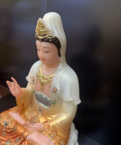 Tượng Quan Âm Bồ Tát áo cam ánh kim tòa sen bạc – góc nghiêng phải