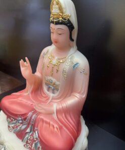 Tượng Quan Âm Bồ Tát áo hồng san hô ngồi tòa sen – góc nghiêng trái