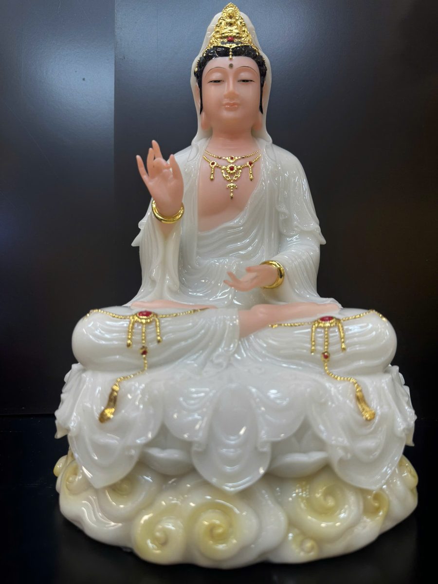 Tượng Quan Âm Bồ Tát áo trắng ngọc ngồi tòa sen – toàn thân