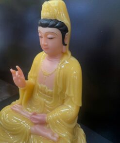 Tượng Quan Âm Bồ Tát áo vàng ngọc ngồi tòa sen – góc nghiêng trái