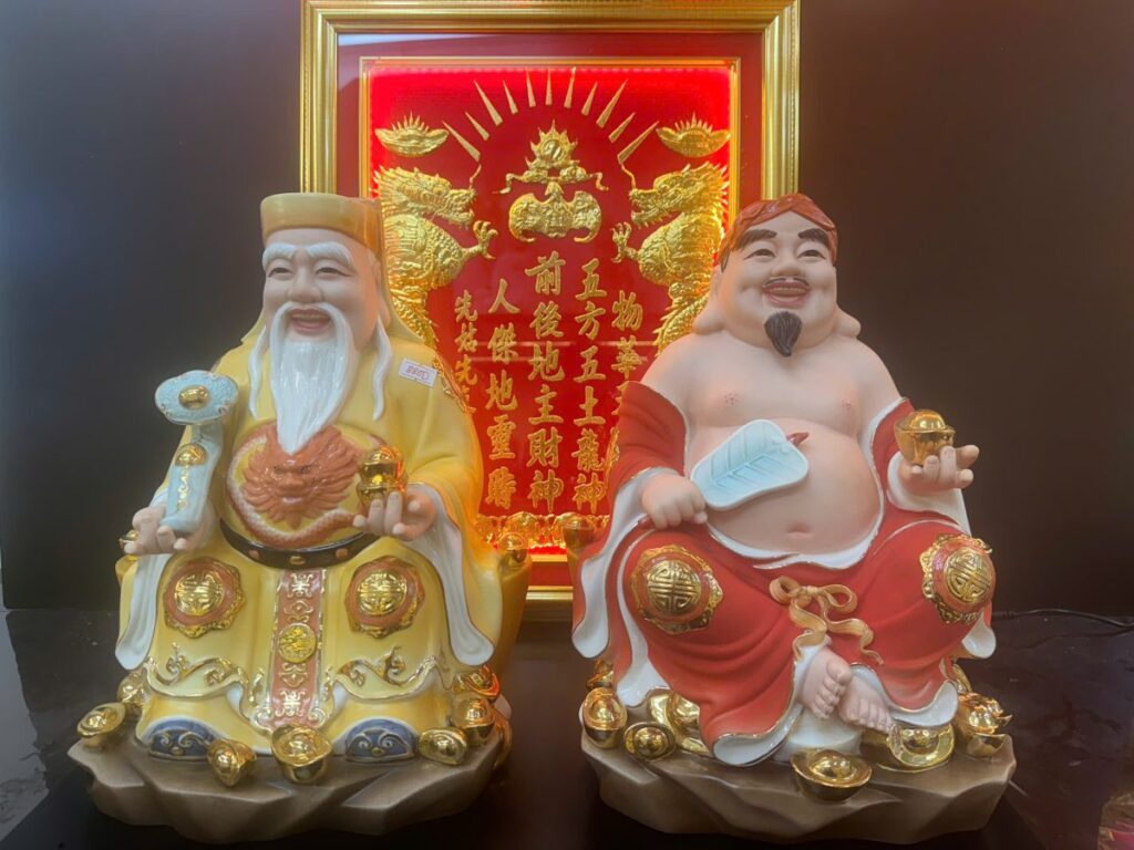 Tượng Thần Tài Thổ Địa bằng sứ