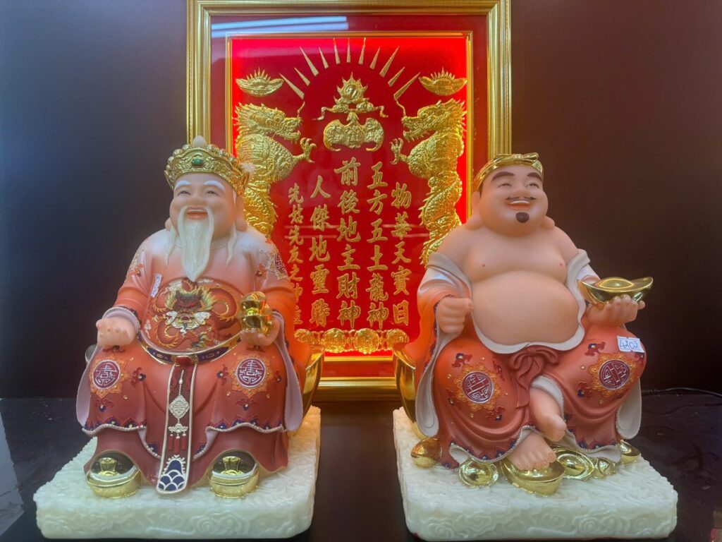 Tượng Thần Tài Thổ Địa bột đá áo gấm